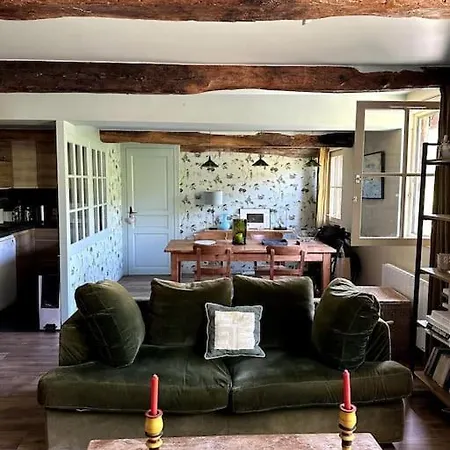 Charming Normandy Saint-Julien-sur-Calonne