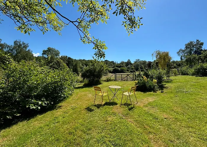 Charming Normandy Saint-Julien-sur-Calonne